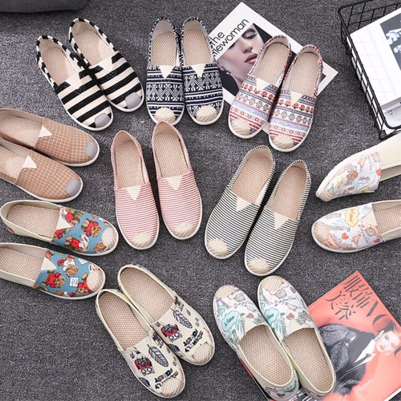 Old Beijing cloth shoes woman spring new style one legged lazy person flat sole soft sole single shoes breathable canvas shoes mother lady
