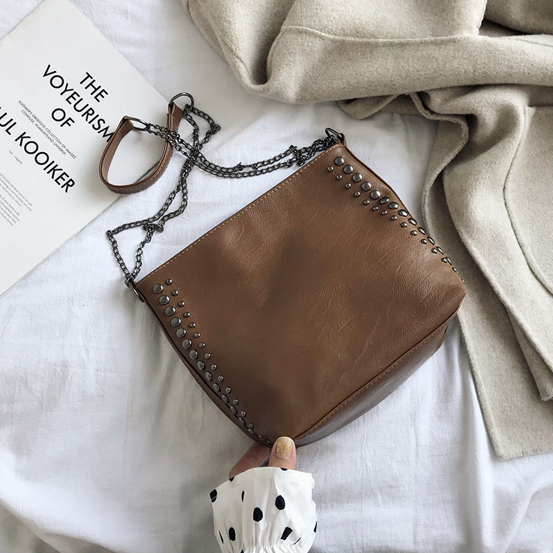 Shoulder bag women's big bag new fashion Korean versatile messenger bag rivet chain bag large capacity bucket bag
