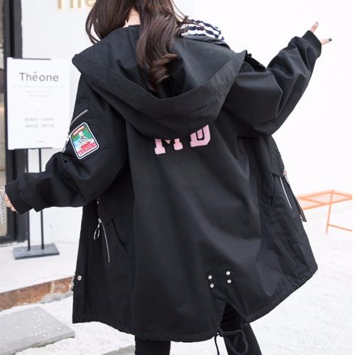 Women's spring and autumn wear age reduction cardigan coat long fat mm favorite loose windbreaker coat 200kg
