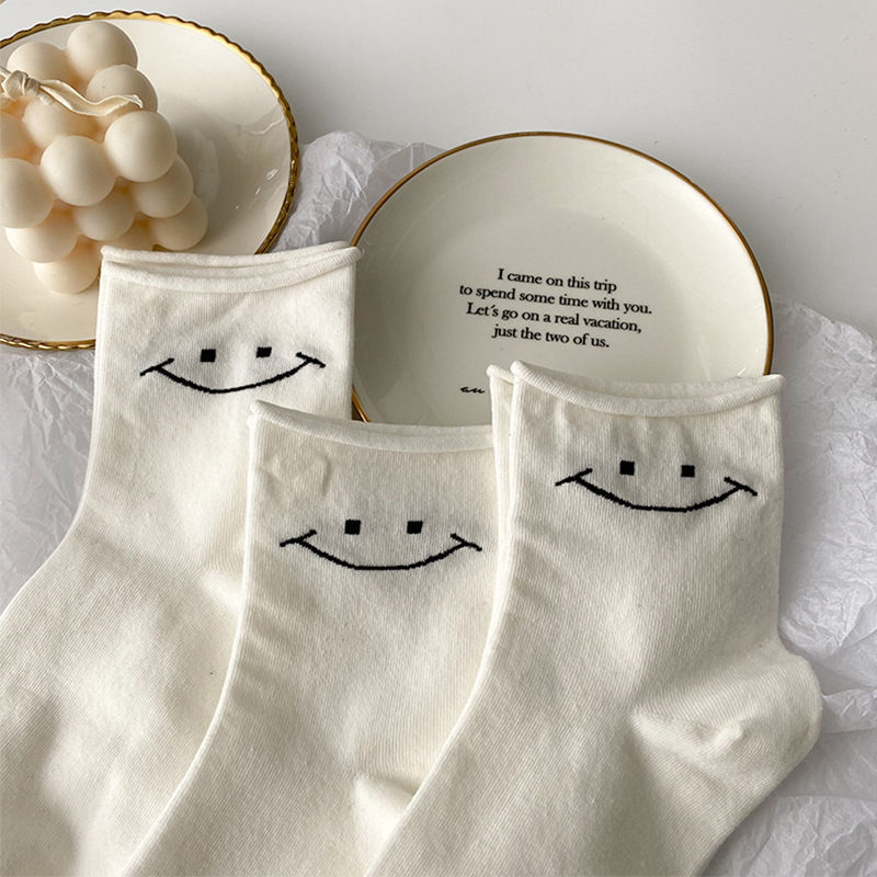Japanese and Korean smiling face curling socks cute cartoon White Medium socks summer students versatile smile LOOSE SOCKS female