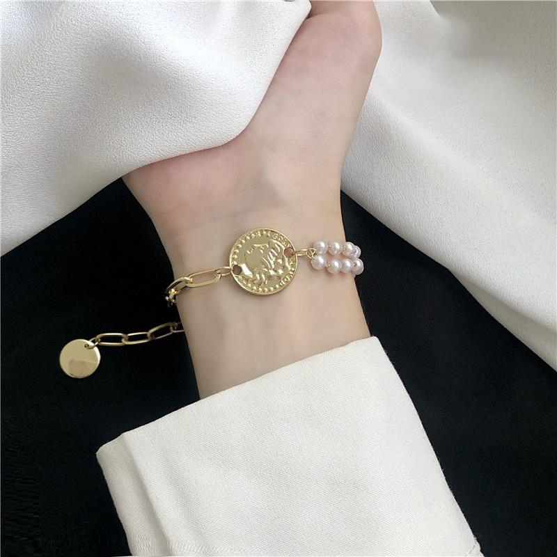 American fried ~ ins Style Bracelet Female Minority asymmetric personality human head pearl hand Ornament New Korean style simple temperament