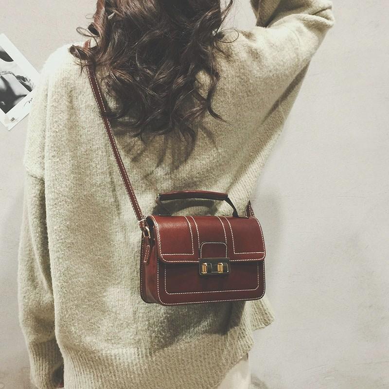 Young girl's bag women 2020 new Korean version of retro simple crossbar versatile portable satchel net red small square bag