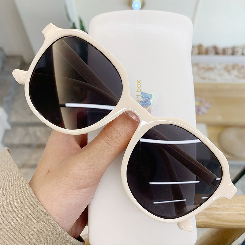 Ins glasses female sunglasses, Korean Edition, net red, same paragraph, tiktok, polarizing, sun, eyes, UV, and no degree.