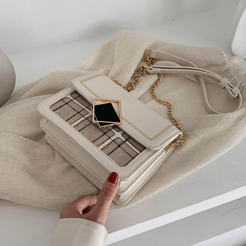 Messenger Bag Girl 2020 new network red girl students ins fashion versatile Korean one shoulder small square bag