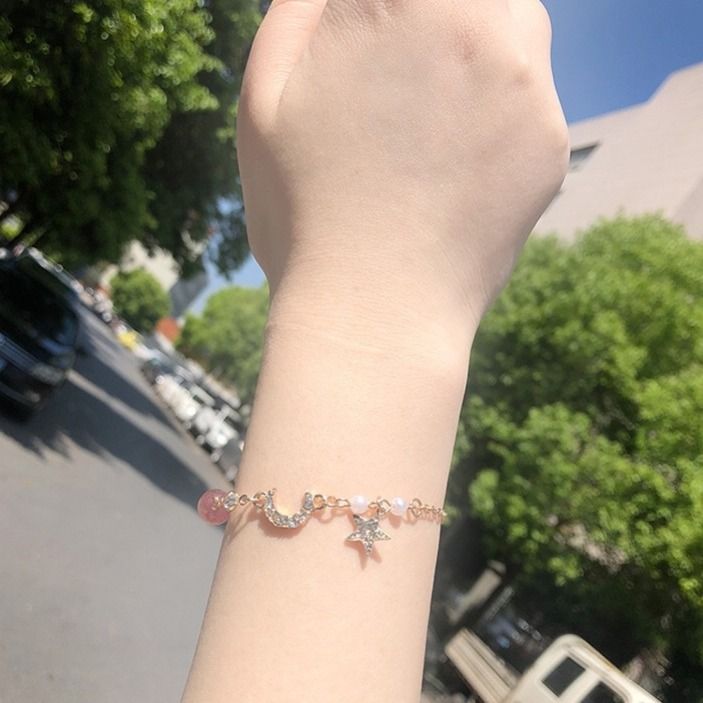 Tiktok, red girl, bracelet, girl, student, Korean version, birthday gift, bracelet crystal, not bestie, bracelet, bracelet, girl's hand.