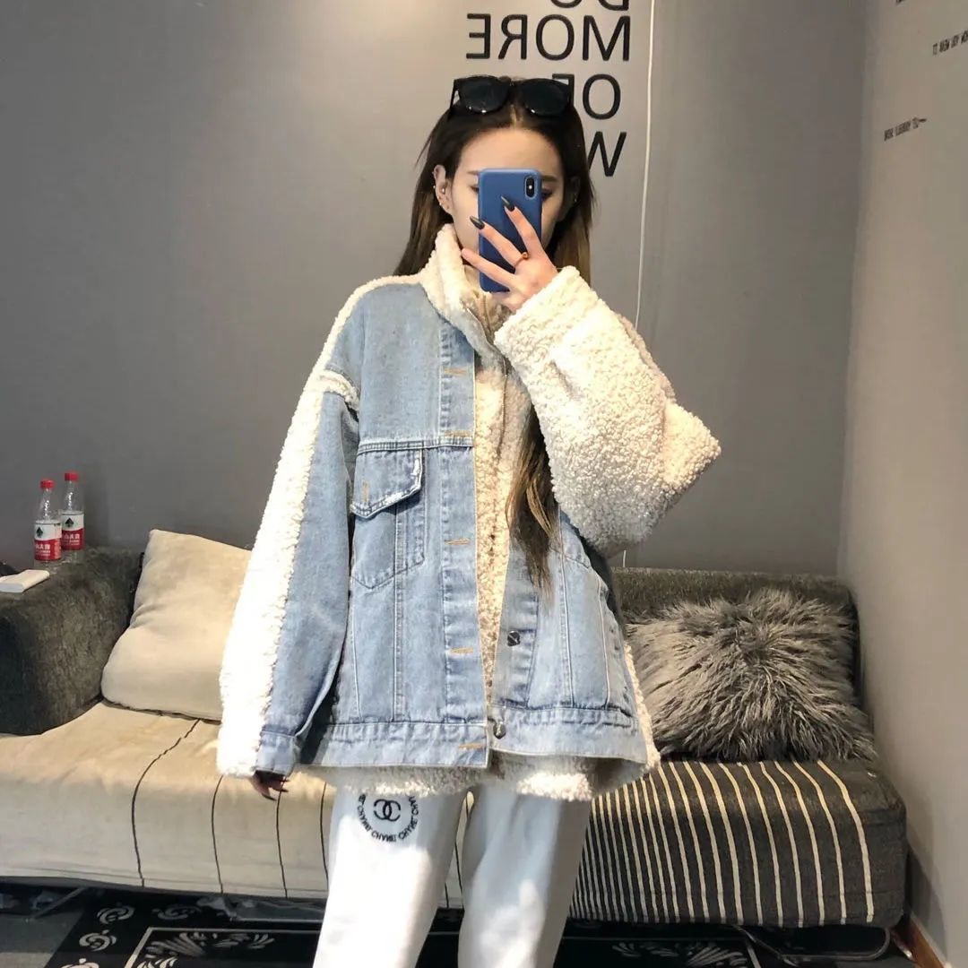 The red handed, the great baby, the same autumn winter coat, the Korean version, the lamb like jeans, the thickening and the loose Kwai.