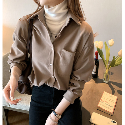 White shirt women's autumn winter 2021 new design feeling small crowd foreign style top loose and lazy, with base shirt fashion inside