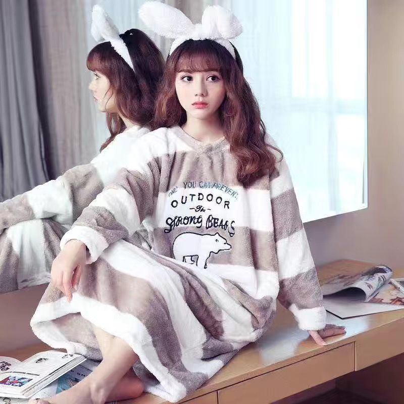 Pajamas female winter flannel pajamas nightdress thickened warm pajamas female lovely Korean student ladies can wear outside