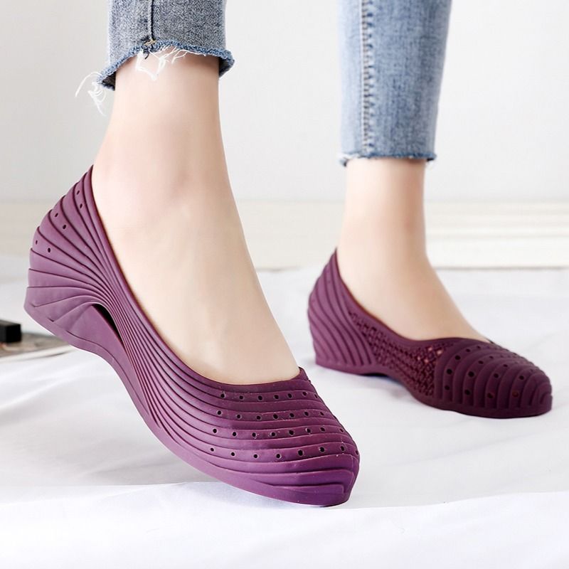 Sandals women's plastic hollow out breathable soft sole casual wear lazy shallow mouth anti slip wear resistant Korean slope heel sandals