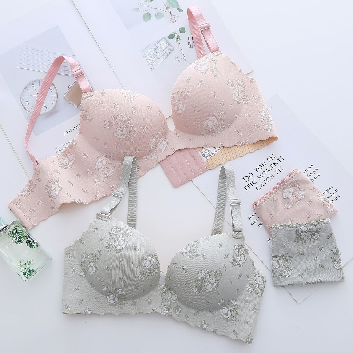 [thickness optional] seamless underwear set female bra students Korean girls gather small bra bra without steel ring