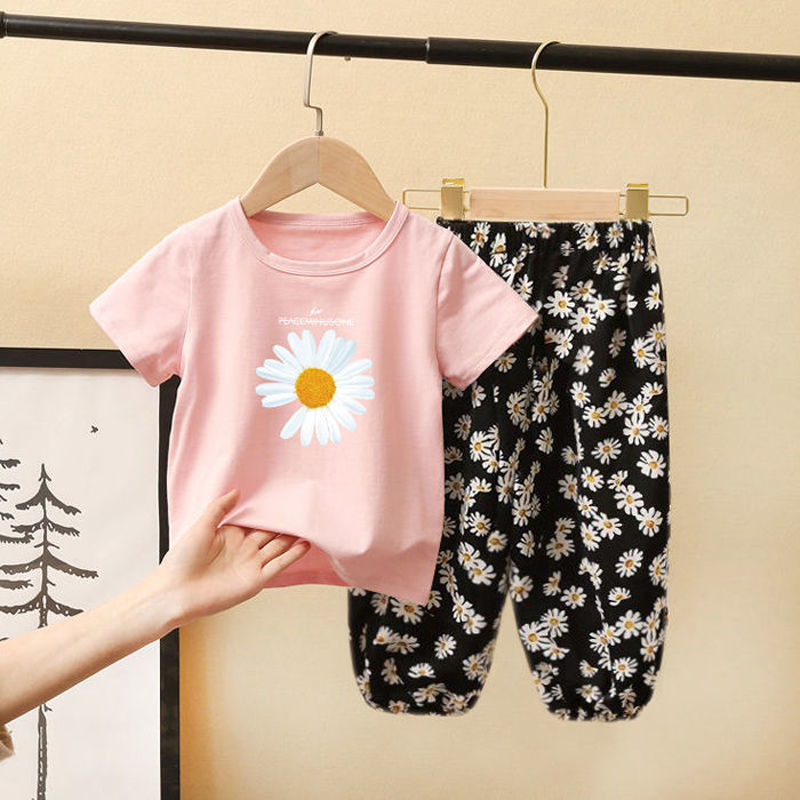 2020 new Korean summer children's wear girls summer small daisy children's suit medium and large children's foreign style short sleeve pants