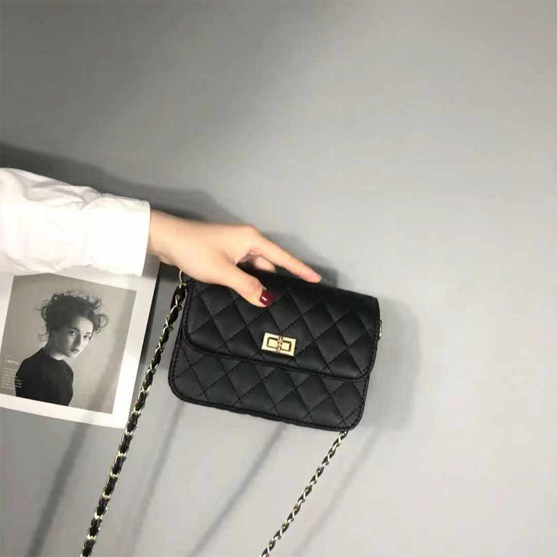 Xiaoxiangfeng Lingge chain bag women 2020 new fashion versatile messenger bag chic Mini Korean bag
