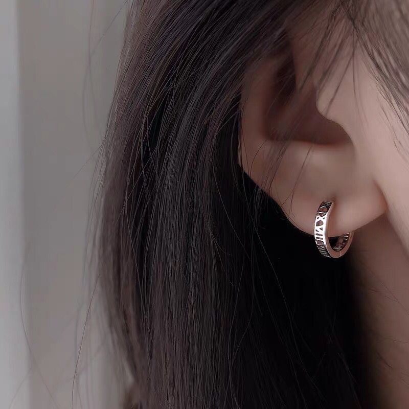 925 Sterling Silver Roman numeral Circle Earrings female personality retro Earrings temperament Hong Kong Style Earrings versatile Earrings