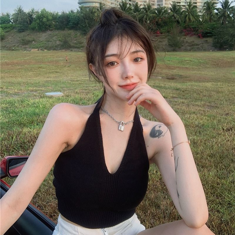 2020 new hanging neck top women's suspender knitted over and over waistcoat with sleeveless short V-neck for sexy summer