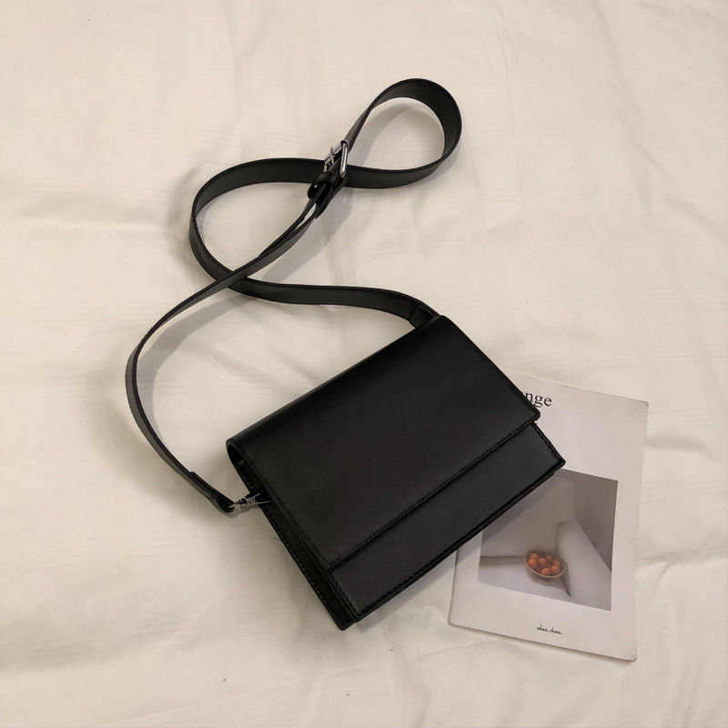 Ins net red bag women's cross body versatile Korean 2020 New Retro one shoulder mobile phone bag wide shoulder strap small square bag