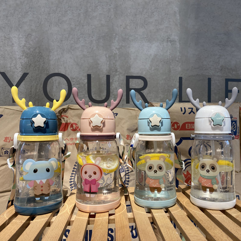 Children's water cup suction cup portable kettle girl baby drink cup kindergarten primary school students prevent falling summer water bottle