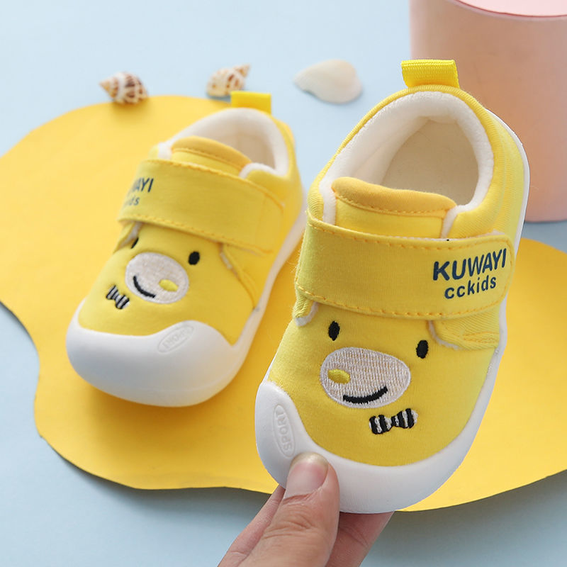 Baby walking shoes men's autumn and winter baby shoes can't slip off baby 0-1-3 years old soft soles women's shoes