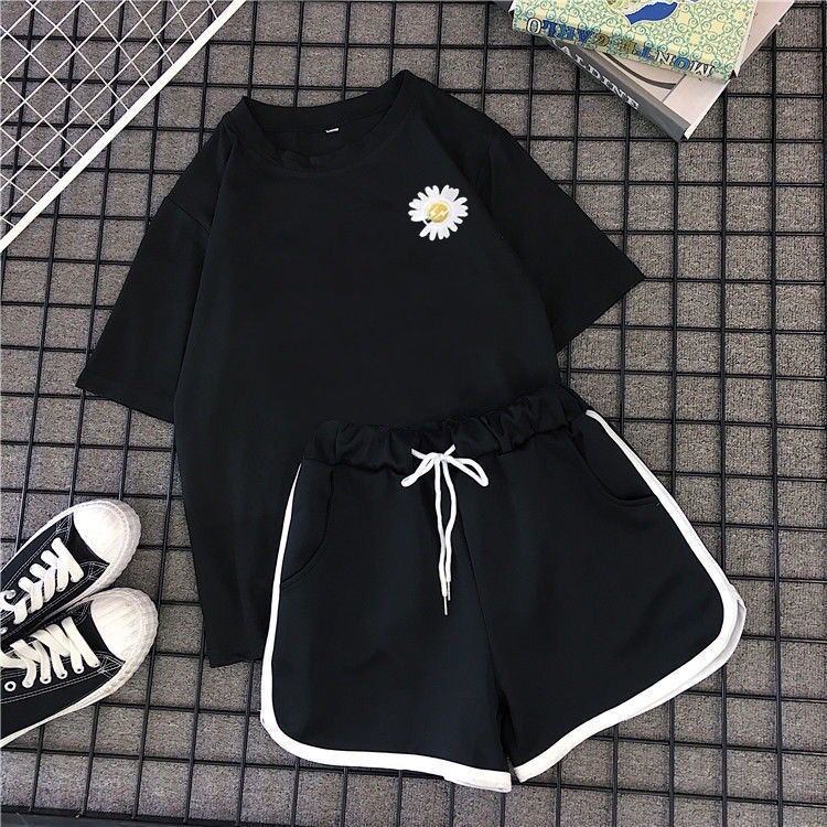 Two piece suit women 2021 summer new ins Daisy student short sleeve T-shirt shorts casual sportswear women