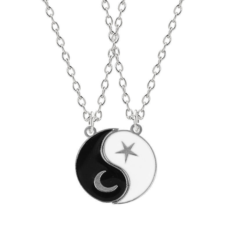 Korean fashion lovers' necklaces: simple and versatile