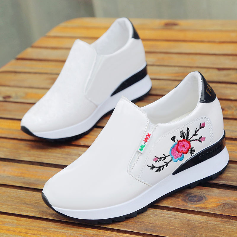 Inner height sports shoes women autumn 2020 new Korean versatile casual small white shoes women's single shoes square dancing shoes women