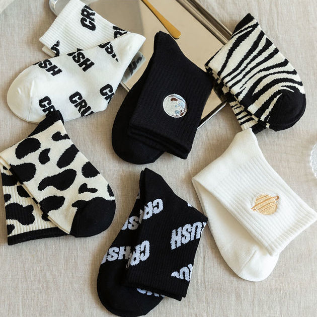 Socks female ins Korean version in the tube wholesale Lovely Japanese winter socks winter black autumn and winter stockings