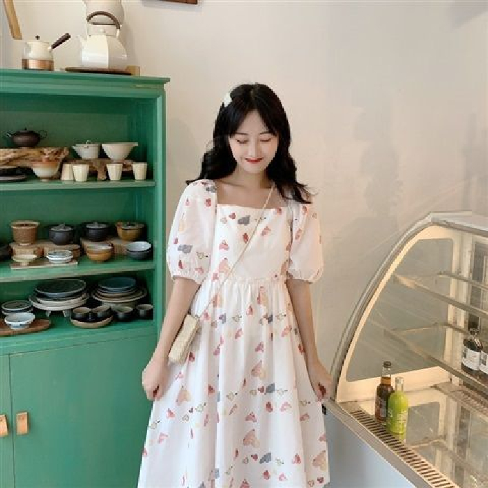 Summer 2020 new style is very immortal forest series best friend middle and long style waist shows thin, broken flower square collar short sleeve dress female