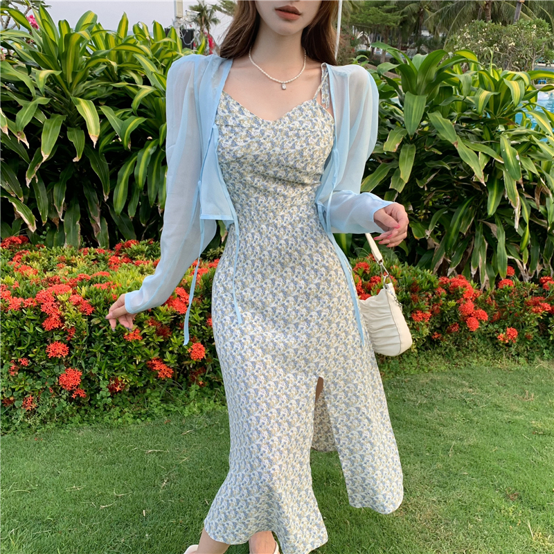 Real price ~ floral suspender dress with side split over the knee long skirt + court style bubble sleeve tie sunscreen shirt