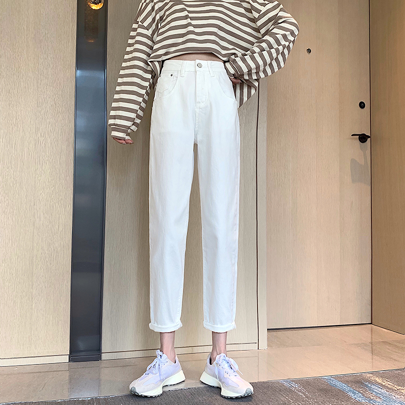 Korean chic simple white high waisted jeans in early spring