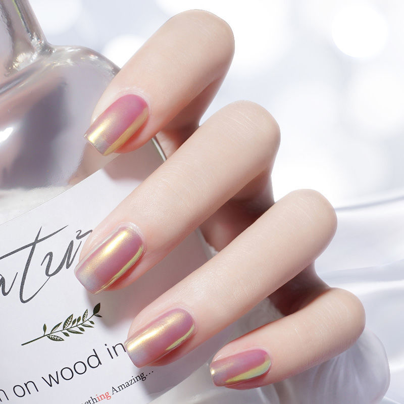 Nail polish does not fade. Net red aurora shows white nail polish.
