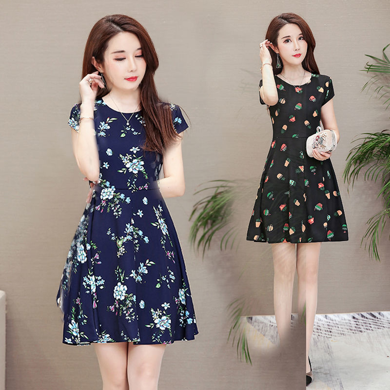 2020 summer new mid long mother's short sleeve Printed Dress with round neck and thin floral A-line bottom skirt
