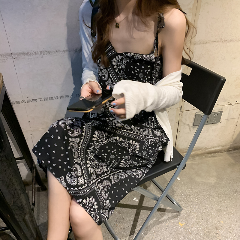 Real price real shot 2021 spring retro suspender dress women's medium length temperament skirt + sweater cardigan