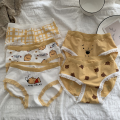 Real shooting real price summer Korean cute cartoon girl middle waist students' underwear women's triangle bottoms