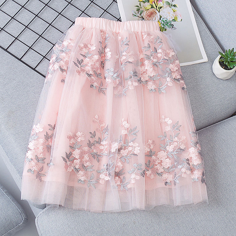 Girl's half skirt, female lace mesh skirt, spring, summer and Korean Edition of children's black pleated skirt, short skirt and children's fluffy skirt