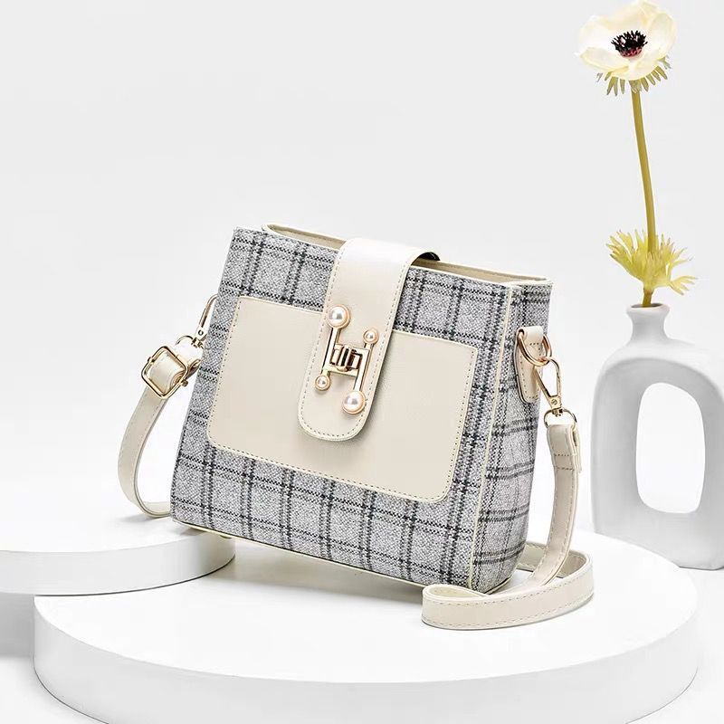 Small bag women 2020 new fashion Korean Fashion Shoulder Bag simple and versatile One Shoulder Messenger Bucket Bag