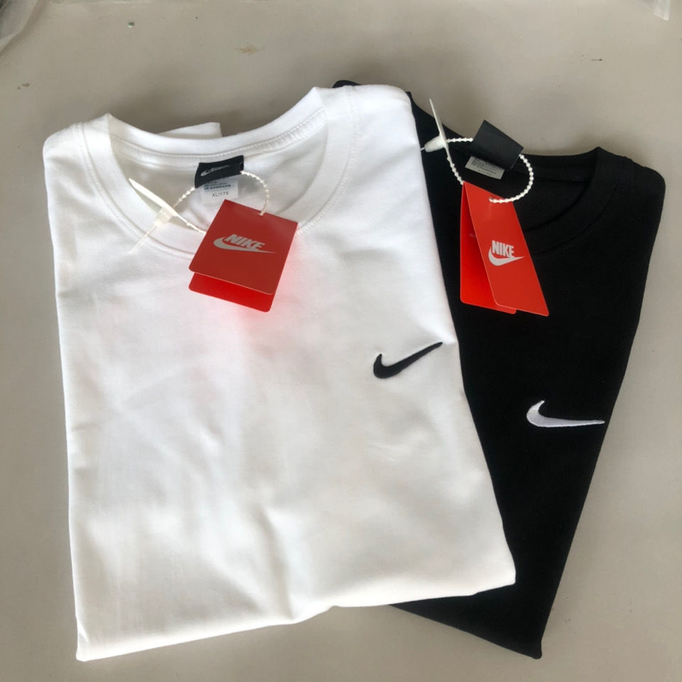 Chaopai side logo matching embroidery small hook simple cotton men's and women's loose short sleeve T-shirt