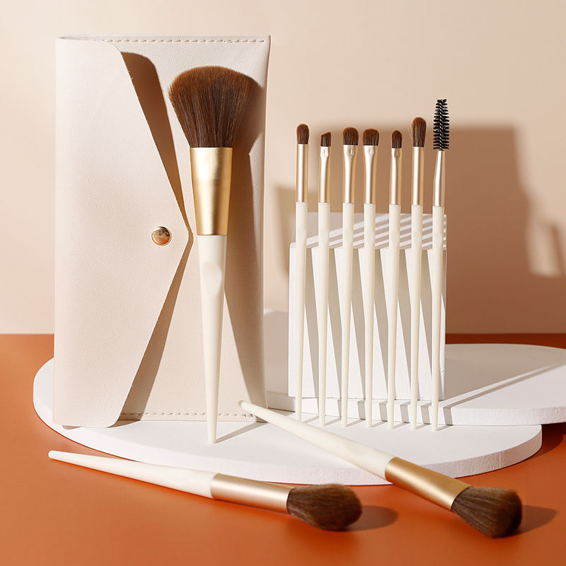 Makeup brush set, full set of eye shadow brush, powder pink blush brush, a set of makeup brush, soft hair makeup tool.