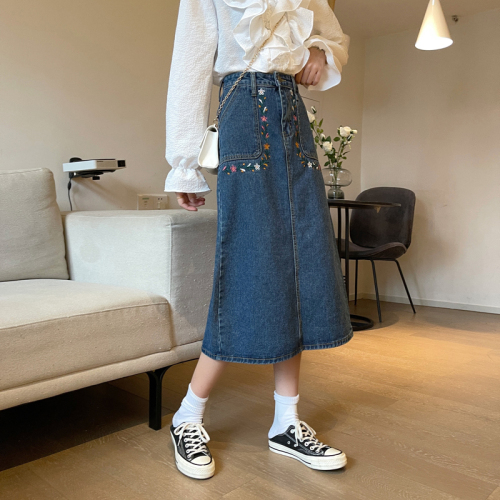 Real price new Korean embroidery casual denim skirt