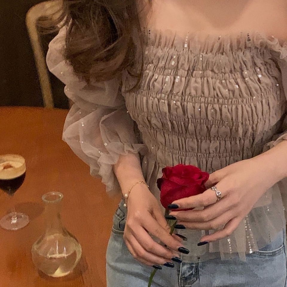 Square Collar Chiffon shirt women's design niche 2021 early spring new sparkling pleated waist short long sleeve top