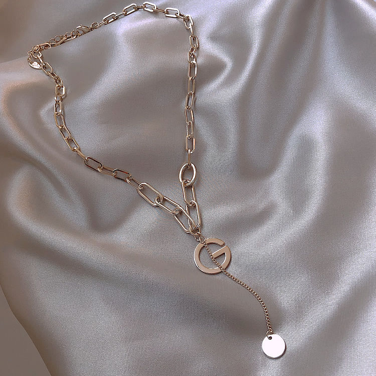 Japan and South Korea fashion versatile short necklaces women's clavicle chain fashion net red sweater chain hip hop cool crowd