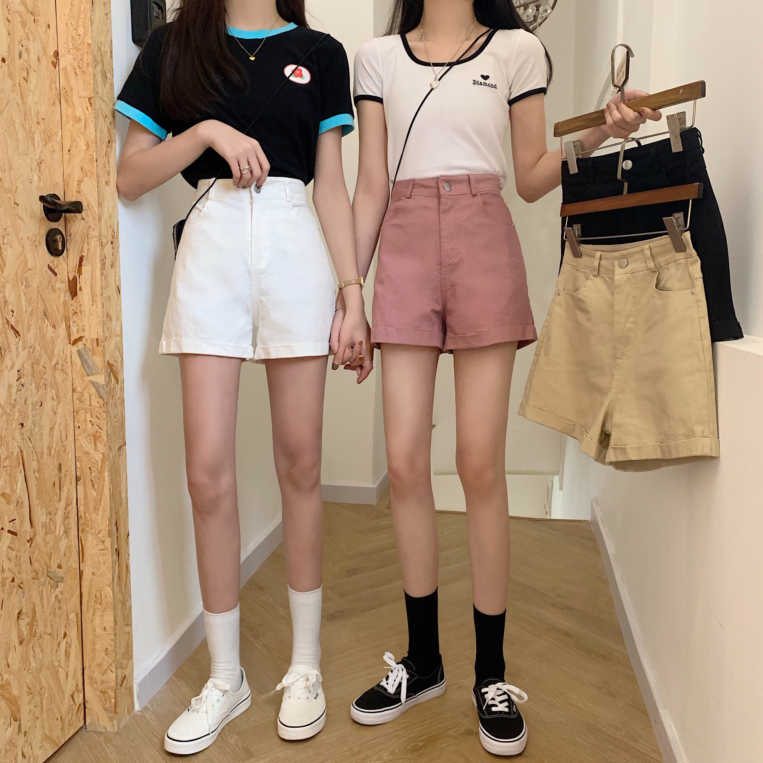 Real photo real price ~ summer Korean version girlfriends high waist loose wide leg short pants wear casual pants women's hot pants