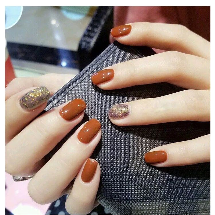 Autumn and winter show white clay Brown nail polish 2021 new net red popular show white nail phototherapy Caramel pumpkin color