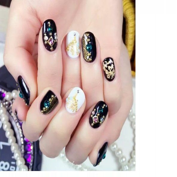Genuine manicure gold silver foil gold paper nail polish adhesive decorations bride nail gold foil silver foil phototherapy Nail Sticker