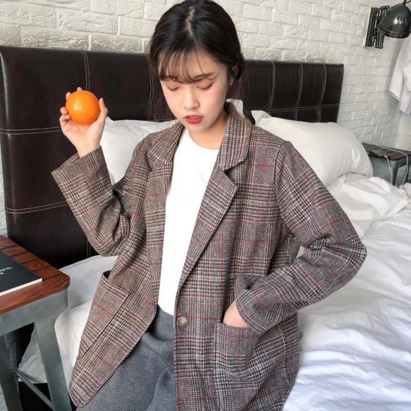 Autumn and winter new chic loose retro Plaid fashion lapel pocket long sleeve small suit coat schoolgirl
