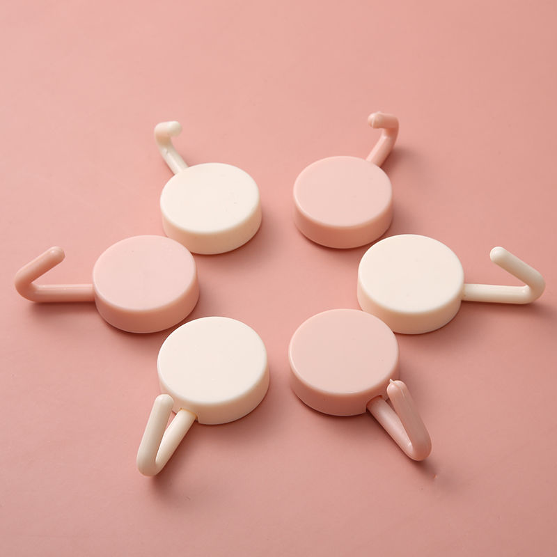 Stick the hook on the back of the door, stick it on the wall, and avoid punching holes. The multi-functional powerful traceless hook for the kitchen and toilet of the student dormitory