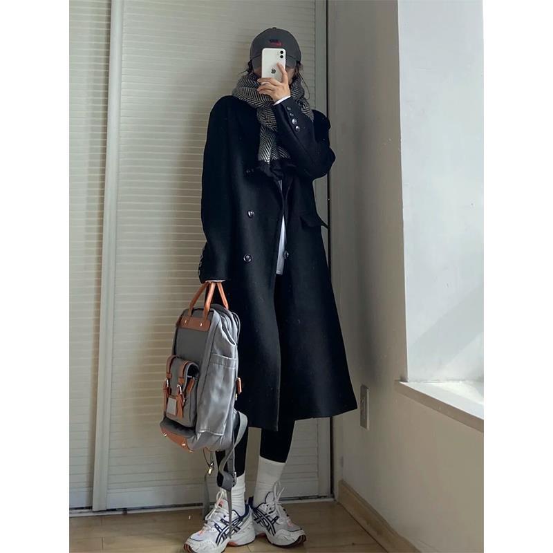 Black Hepburn tweed coat for women in autumn and winter