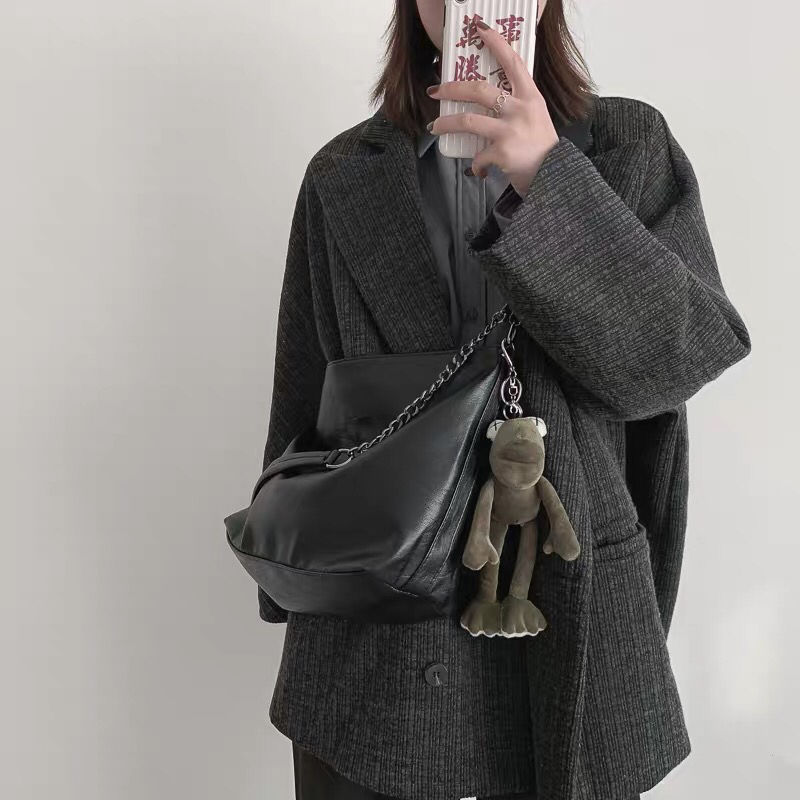 Net red chain bag women's new fashion wide range student's single shoulder large capacity bucket bag
