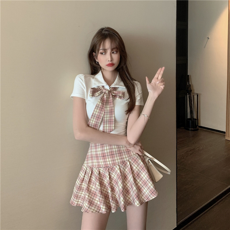 A two-piece suit of JK uniform college style high waist skirt + sexy short shirt with collar logo