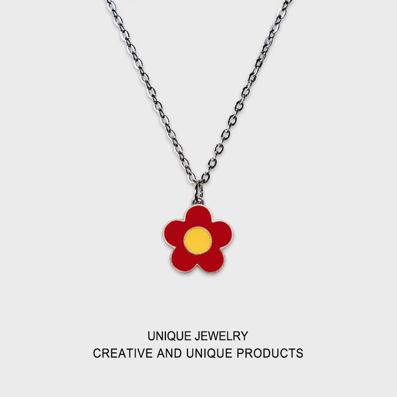 Give you a little red flower necklace, easy to close Qianxi movie, the same pendant, lovely students give girlfriends sweater chain