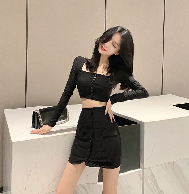 Real price Hong Kong wind long sleeve square collar straight button umbilical T-shirt + A-bag buttock skirt half-length skirt suit