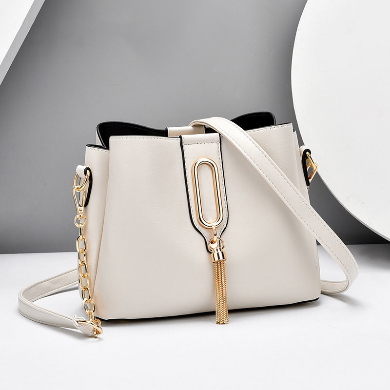 Small bag women's new Korean fashion net red versatile women's large capacity chain one shoulder slung Bucket Bag